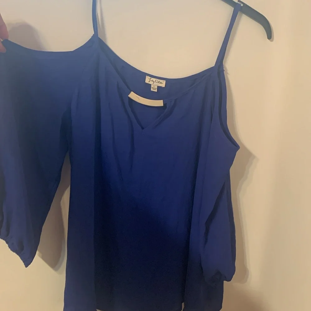 Top - Picture 3 of 4